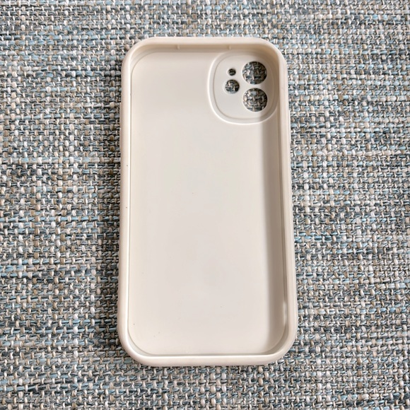 Floral Cream Iphone 11 Case - Picture 2 of 3